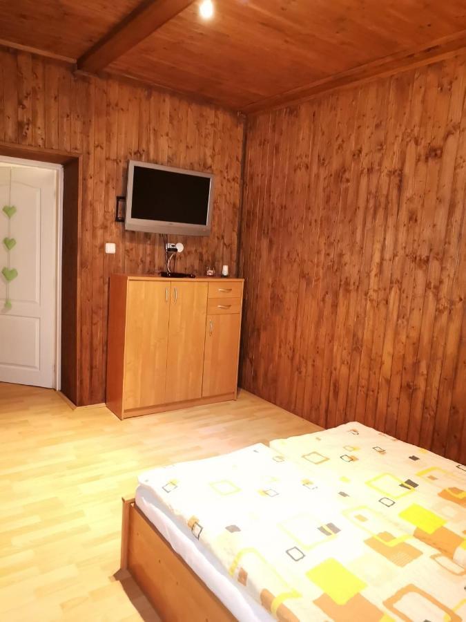 Prazdninovy Byt Arin Apartment Jachymov Luaran gambar